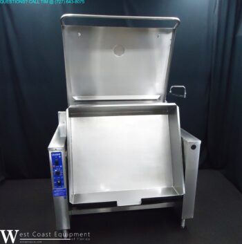 CLEVELAND 40 GALLON GAS TILT SKILLET BRAISING PAN - 160,000 OR 200,000 BTUS!