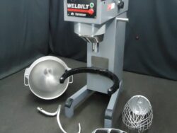 NEW SURPLUS 4 HORSE POWER WELBILT VARIMIXER W60P 60 QUART MIXER 208V HOBART