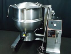 GROEN'S NEWEST STYLE GAS 60 GALLON STEAM JACKETED TILT KETTLE DHT/60 - EXCELLENT